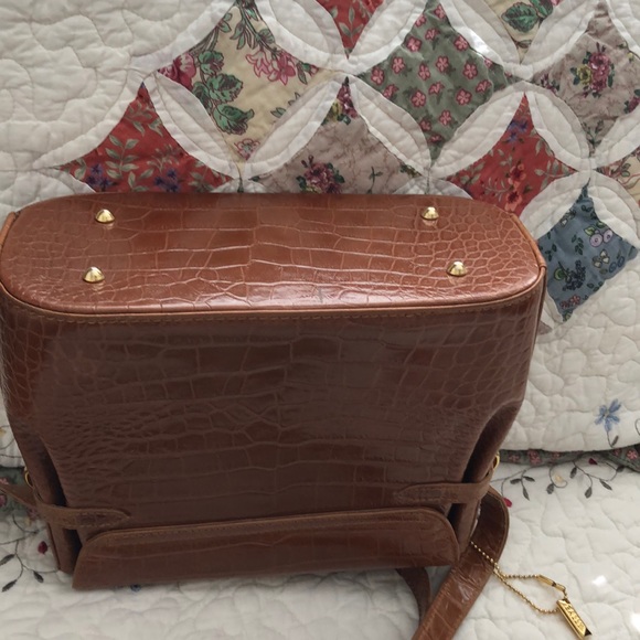 Handbag - Picture 2 of 6